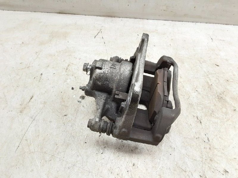 ETRIER DE FREIN AVANT GAUCHE ABS Toyota C-HR (X1,X5), Dhr. M. Roggen, Toyota, Stadsweg 37 37
9917 PV  WIRDUM GR., NL, Utilisé