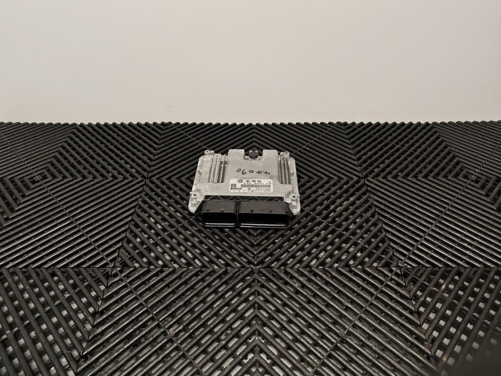 CALCULATEUR MOTEUR ECU Passat Variant (3C5) (|06J906026|), Robert Bosch AG, Volkswagen, Utilisé, Robert-Bosch-Allee 1
74232  Abstatt, DE
