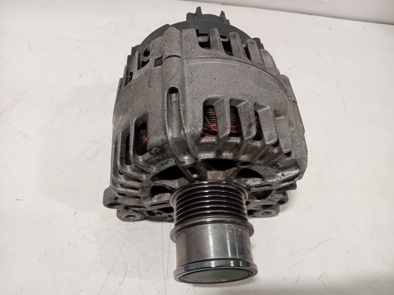 Dynamo Skoda Superb, Van der Ven Autorecycling B.V., Gebruikt, Ettenseweg 76, 4706 PB Roosendaal, The Netherlands, Herkomst onderdeel bekend