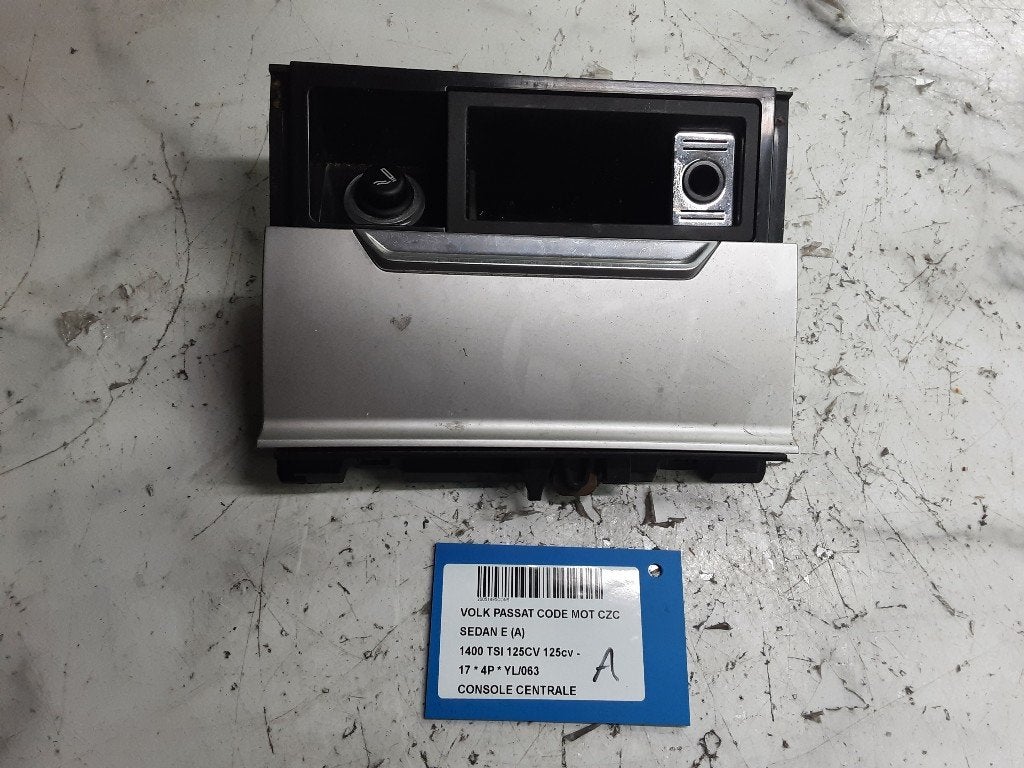 CONSOLE CENTRALE Volkswagen Passat (3G2) (3G1863284), Volkswagen, Mevr. I. Hauben, Utilisé, Rue de l'Espoir 34 34
4030  GRIVEGNÉE, BE