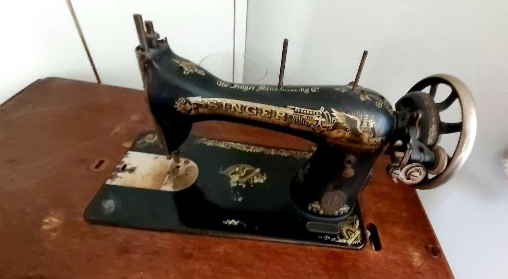 Oude naaiachine Singer, Ophalen