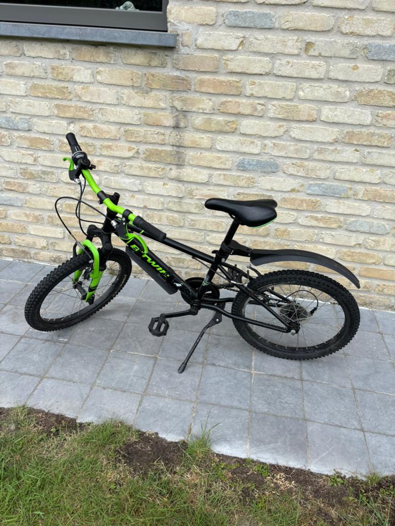 Kinderfiets B-twin, racing boy 500, Fietsen en Brommers, Fietsen | Jongens, Ophalen, Zo goed als nieuw