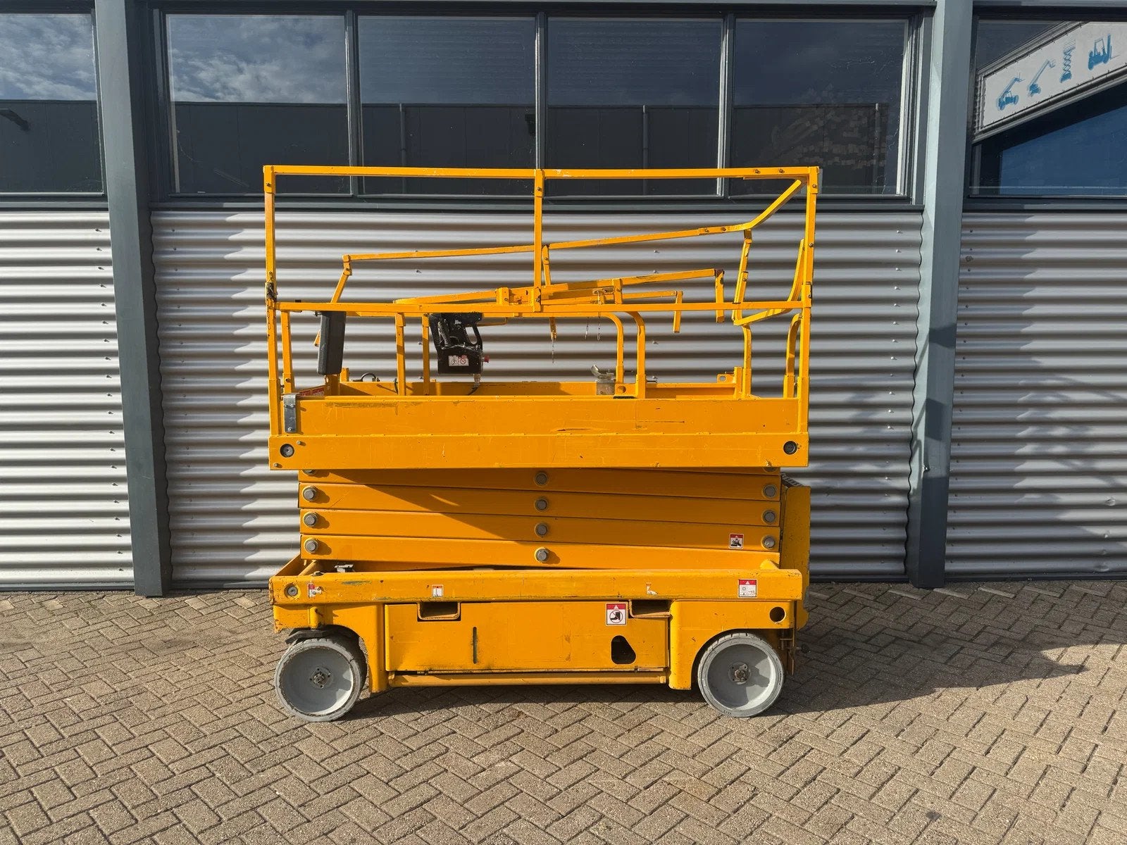 Haulotte Compact 12 Hoogwerker Schaarhoogwerker Schaarlift (, Zakelijke goederen