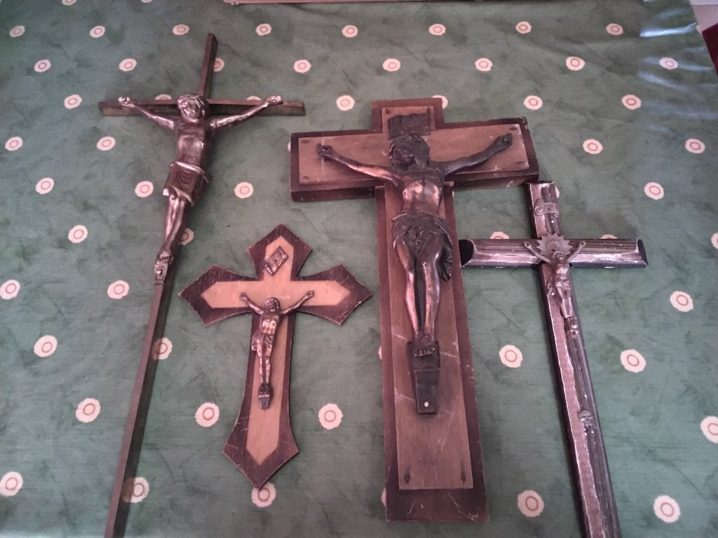 kruisbeelden + kaders + kerkstoel, Antiquités & Art, Enlèvement ou Envoi