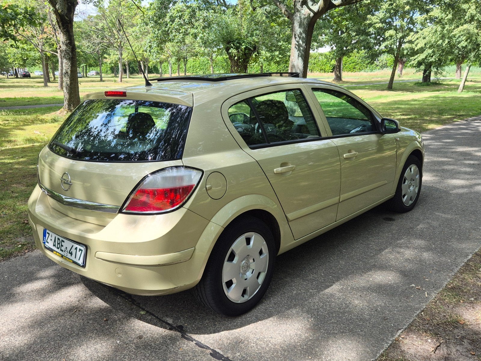 Opel Astra 1400cc Benzine,  Gekeurd voor verkoop, Auto's, Voorwielaandrijving, Zwart, Overige kleuren, Elektrische ramen