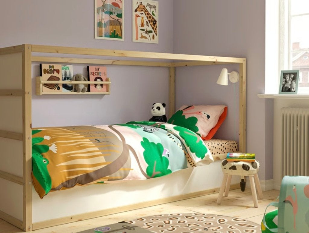 Kinderbed Kura ikea, Kinderen en Baby's, Kinderkamer | Stapelbedden en Hoogslapers, Ophalen, Zo goed als nieuw, Halfhoogslaper