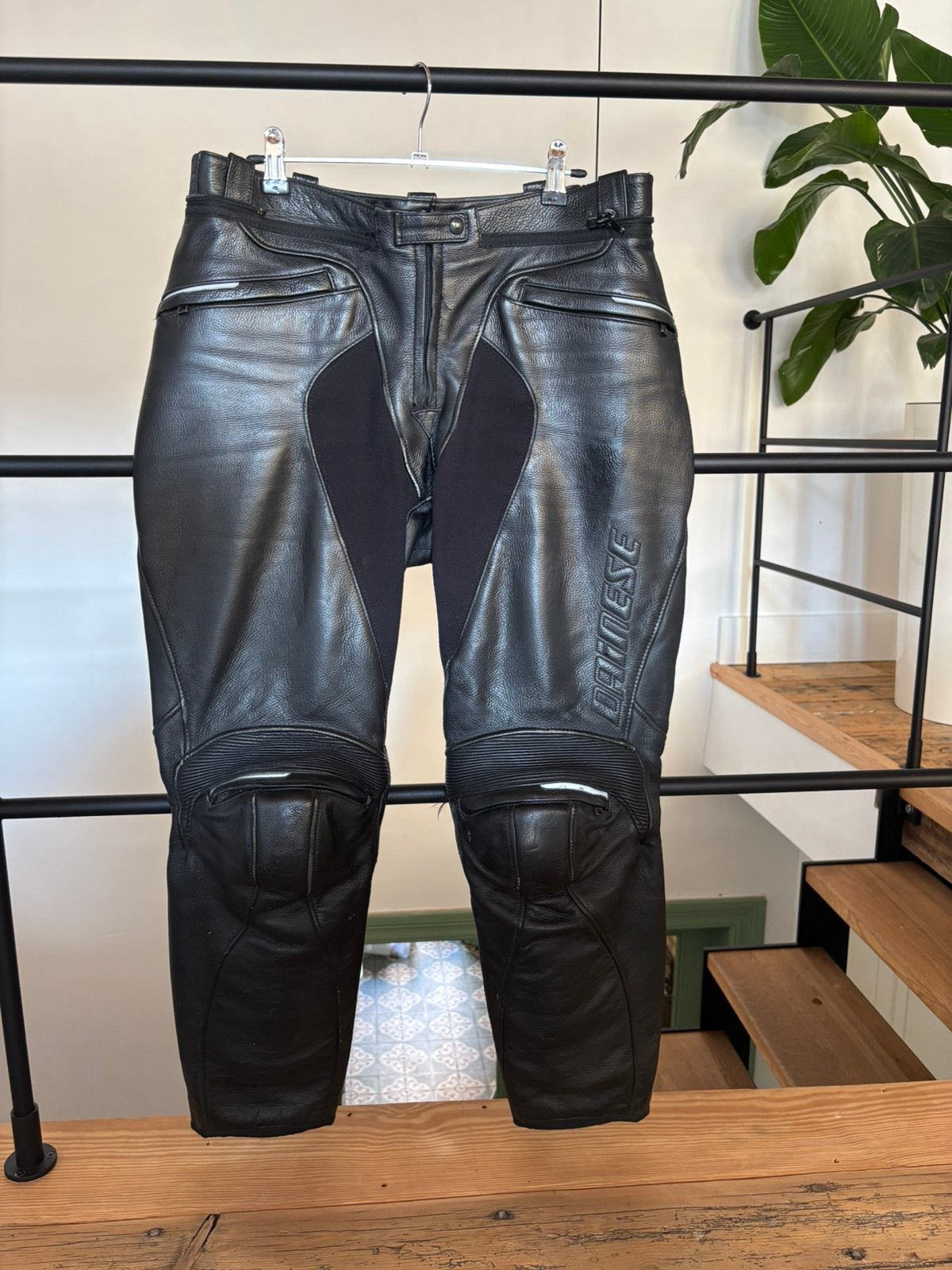 Leren motobroek Dainese maat 46 (kledingmaat 38), Motoren, Kleding | Motorkleding, Ophalen, Tweedehands, Dames, Broek | leer
