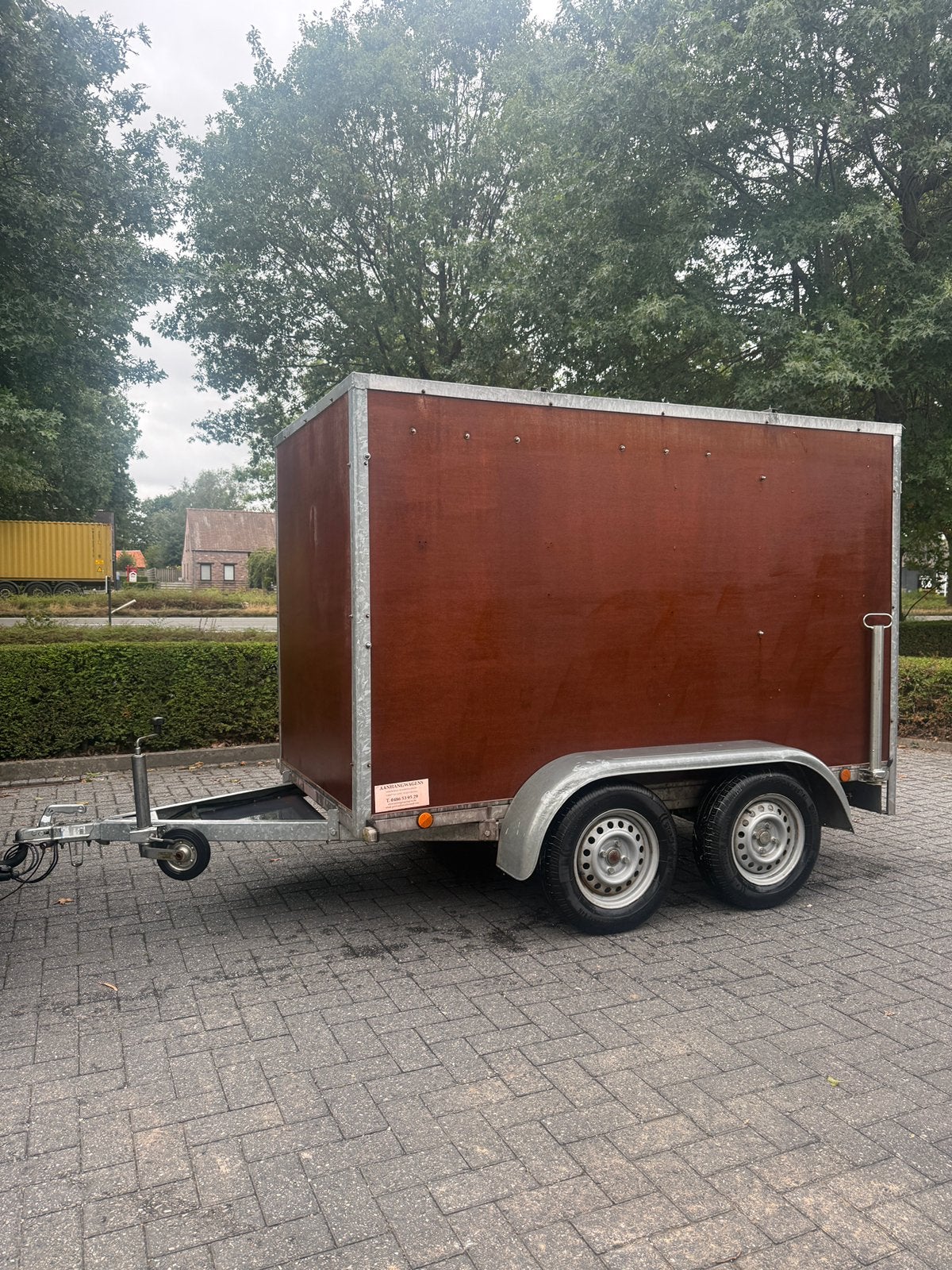 Gesloten aanhanger ongeremd -750kg, Ophalen, Zo goed als nieuw
