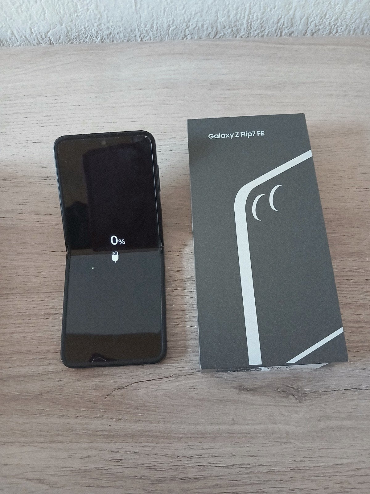 Samsung flip 7FE scherm schade, Telecommunicatie, Mobiele telefoons | Samsung, Ophalen