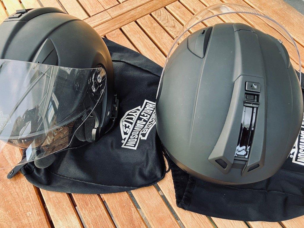 Twee zwarte Harley Davidson motorhelmen, Dames, Jethelm, Tweedehands, Ophalen