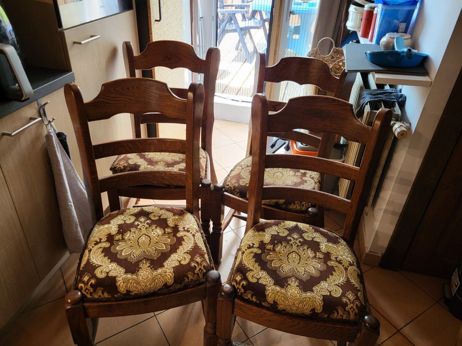 4 massieve donker eiken stoelen, Antiek en Kunst, Ophalen