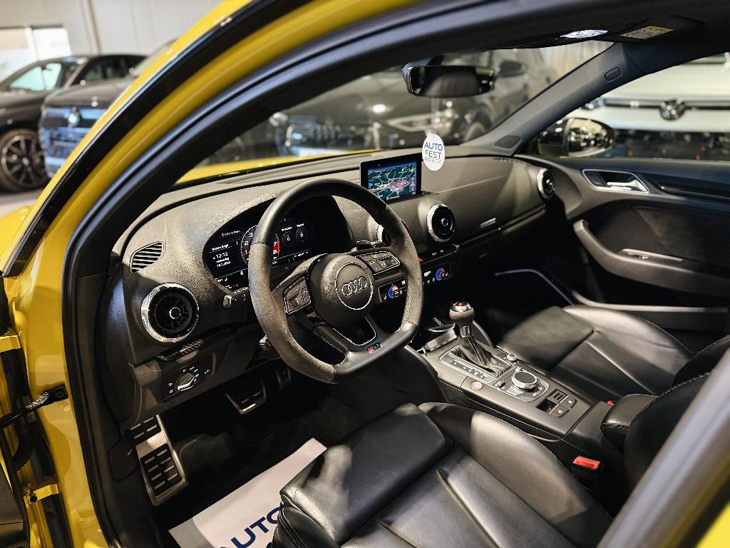 Audi RS3 Sportback ‘Audi Exclusive Python Yellow’ - Garantie, Auto's, Automaat, Bedrijf, Parkeersensor, 294 kW