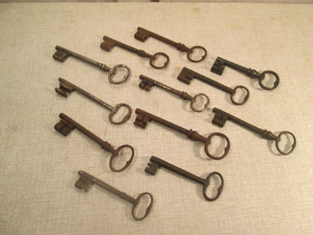 Mooi Partij van antieke Grote metalen Sleutels, Antiek en Kunst, Curiosa en Brocante, Ophalen of Verzenden