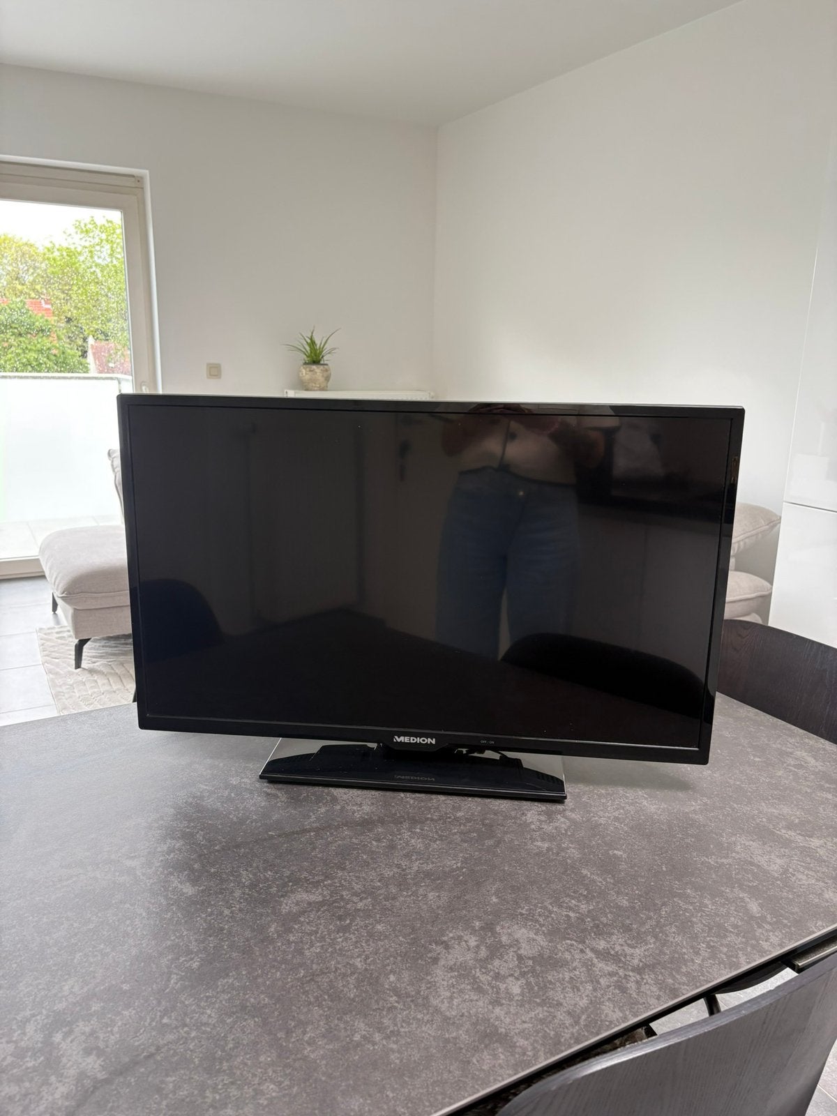 Medion tv, Enlèvement, Comme neuf