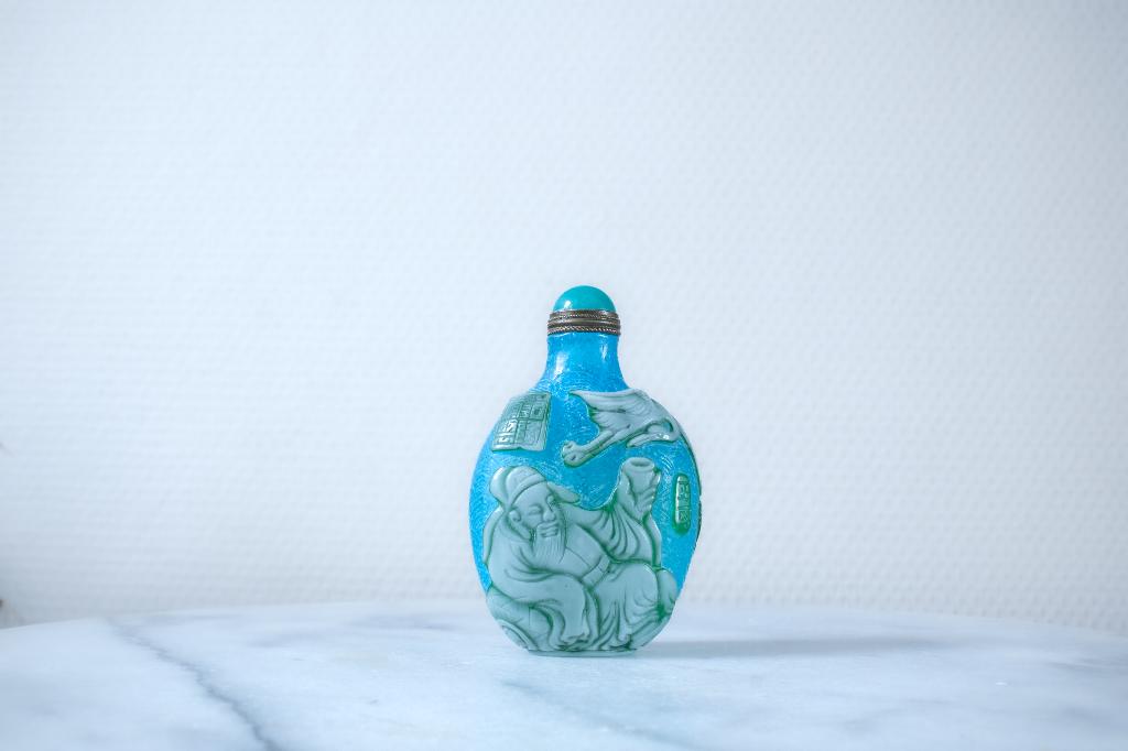 Tabatière bleue en verre de Pékin, bouteille à priser bleue, Enlèvement ou Envoi
