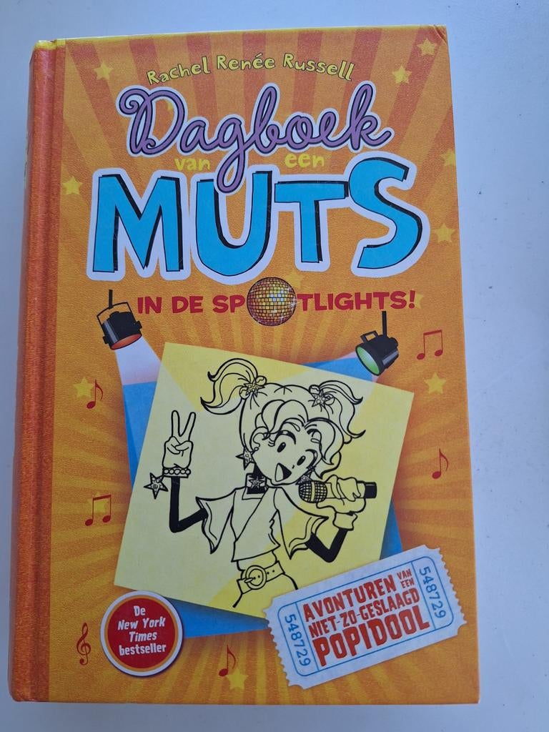 Dagboek van een muts 3 - In de spotlights, Boeken, Ophalen