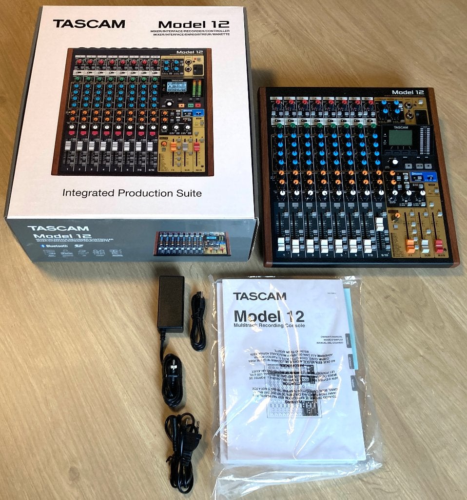 Tascam Model 12, Muziek en Instrumenten, Mengpanelen, Ophalen, Zo goed als nieuw, 10 tot 20 kanalen