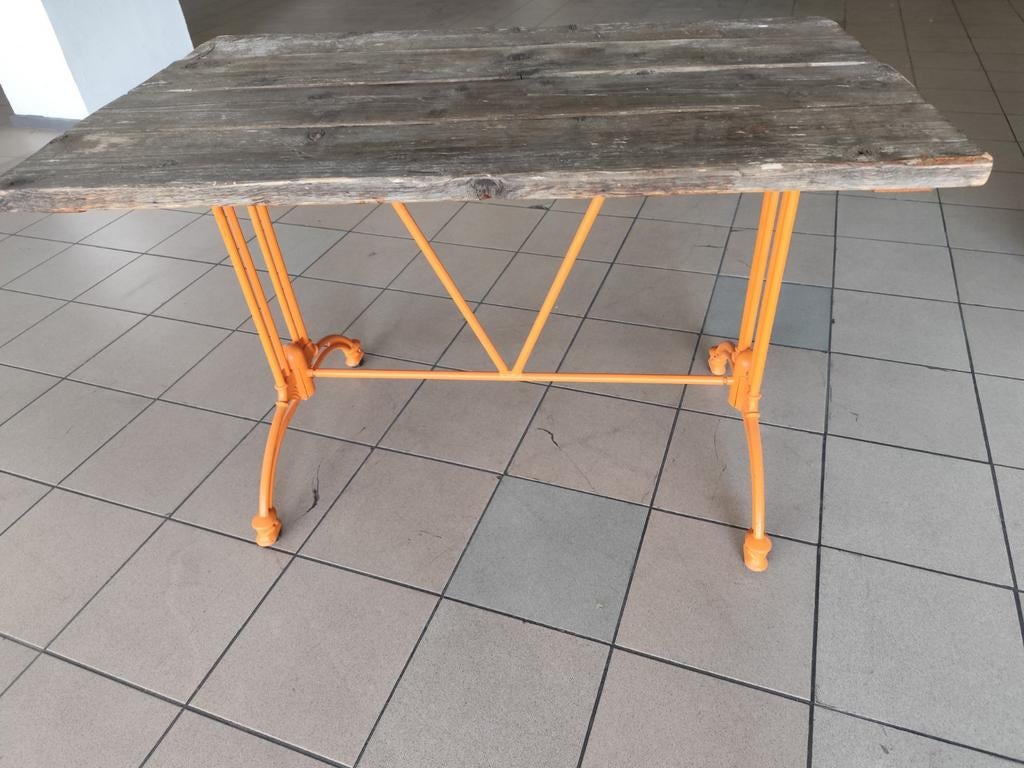 Steigerhouten tafels met ijzeren onderstel., Ophalen