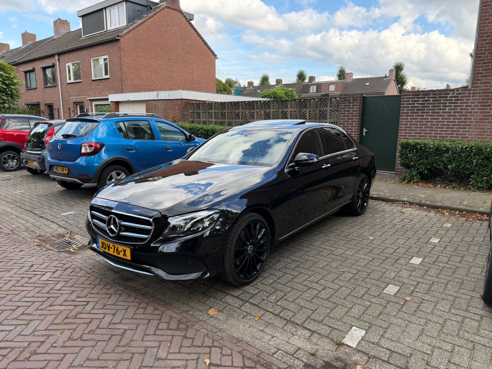 Mercedes Benz E200 9G-tronic 4MATIC MATRIX BURMSTR WIDESCRN, Auto's, Zwart, Leder, Particulier, Dealer onderhouden