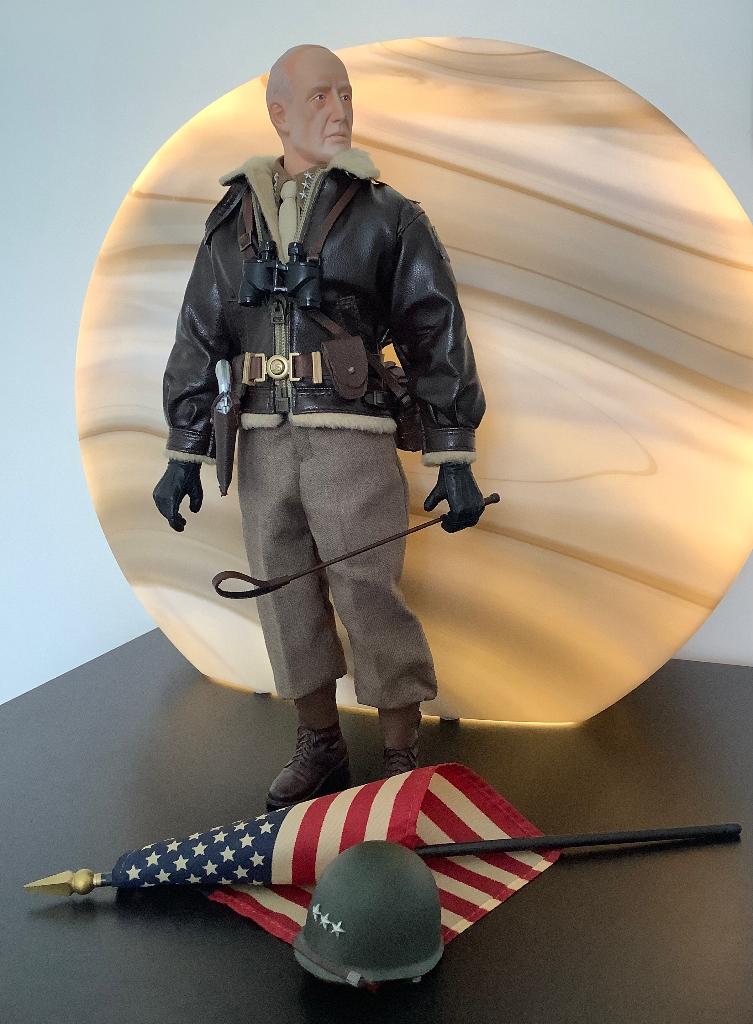 GENERAAL GEORGE S. PATTON US ARMY 1/6 DRAGON FIGUUR., Collections, Objets militaires | Général, Enlèvement, Autres, Miniature ou Figurine