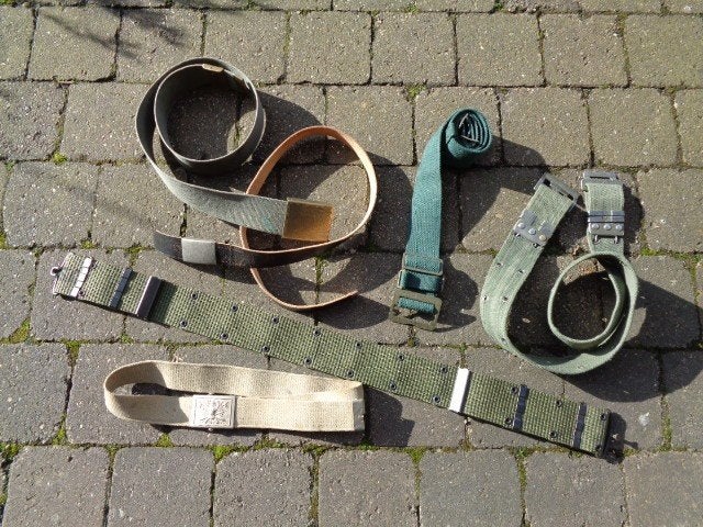 Diverse militaire riemen , onbeschadigd , aan 13 € / stuk, Ophalen of Verzenden, Landmacht, Overige typen