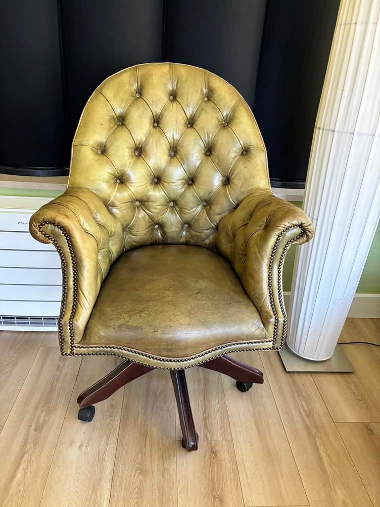 Engelse chesterfield bureaustoel in leder perfecte staat, Ophalen, Zo goed als nieuw, Bureaustoel