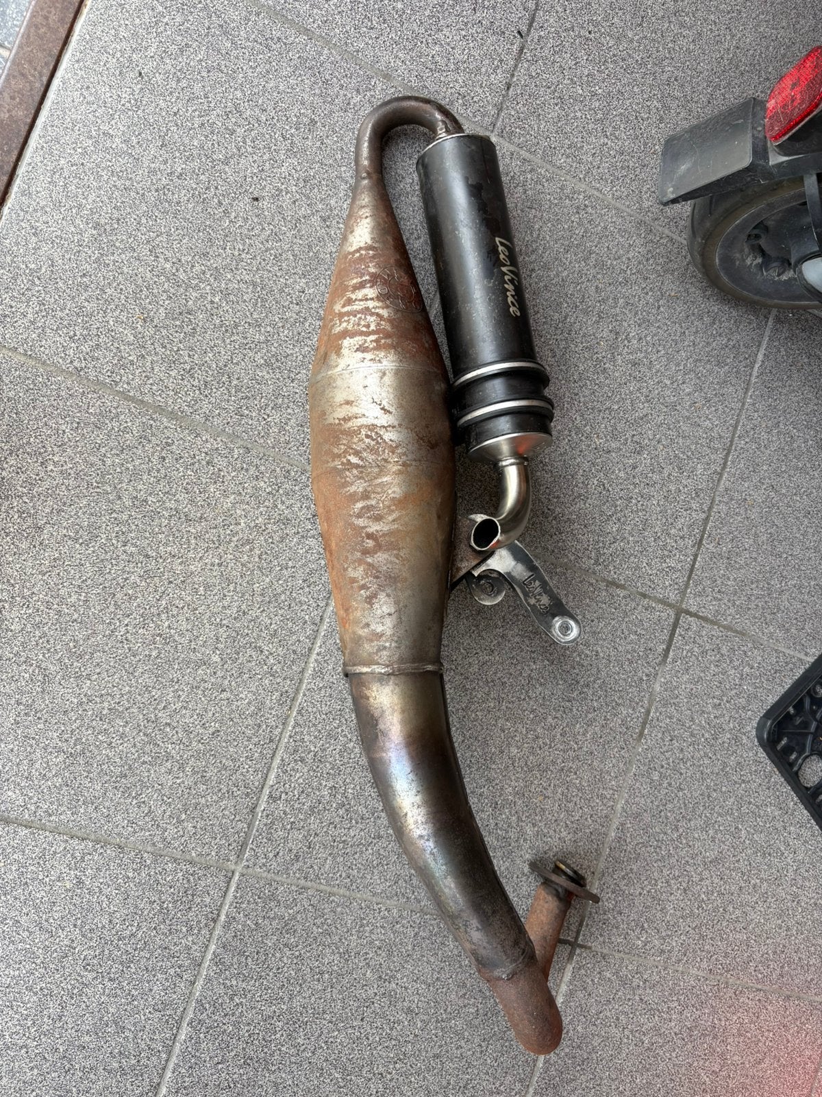 ️ LeoVince Hand Made TT Uitlaad, Enlèvement, Comme neuf