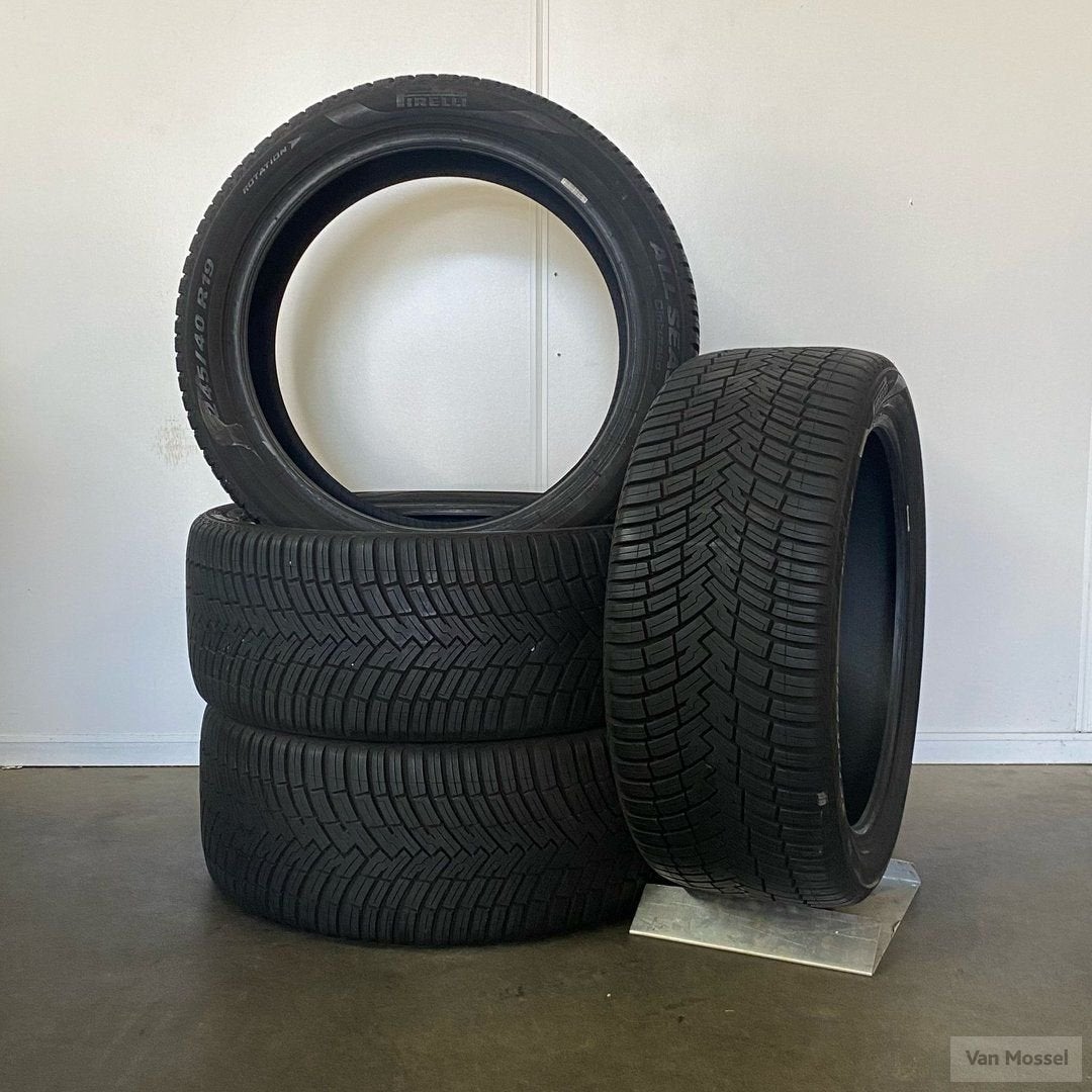 Pirelli AllSeason SF2 Cinturato 245/40/R19 98Y, Auto-onderdelen, Banden en Velgen, 19 inch, -, -, Ophalen of Verzenden