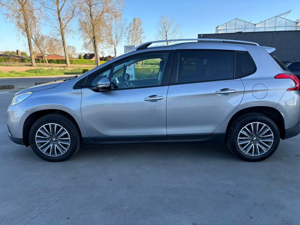 Peugeot 2008 1.6 e-HDi 93PK / NAVI / AIRCO / CRUISE /, Auto's, Euro 5, Stof, Zwart, 4 cilinders