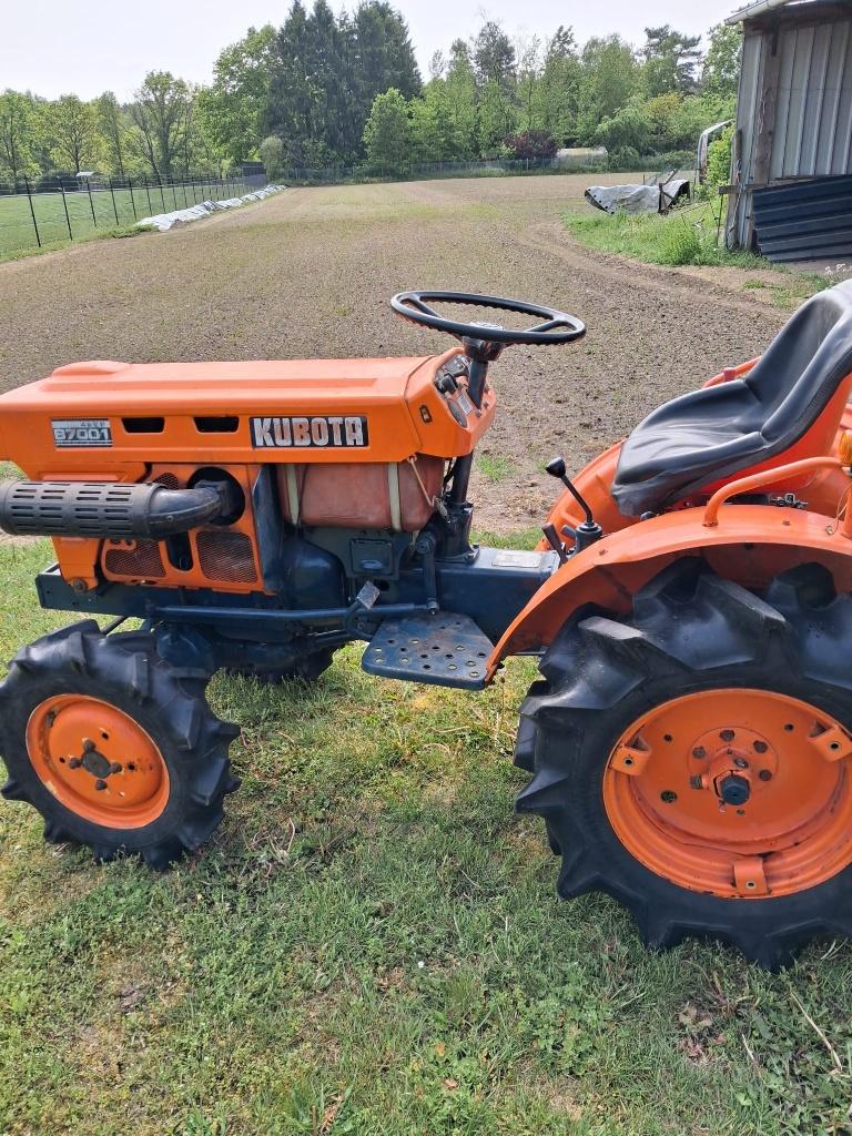 Kubota 7001 4x4 minitractor, Articles professionnels, Agriculture | Tracteurs, Enlèvement