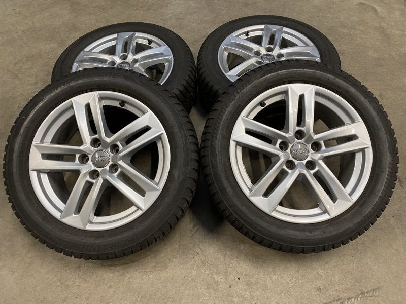 17 inch originele velgen + winterbanden Audi A4 B9 8W0601025, Auto-onderdelen, Gebruikt, -, -, Banden en Velgen