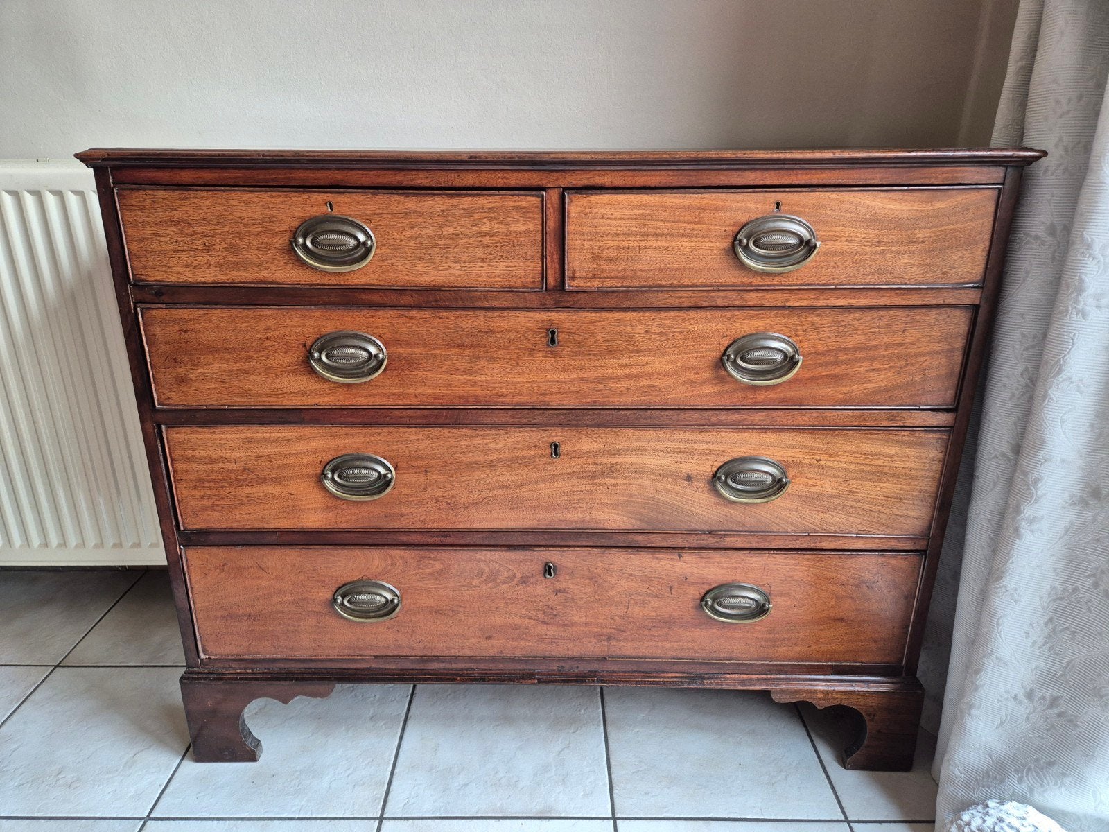 Antieke Engelse commode - bekijken/ophalen in Deinze, Ophalen, Gebruikt, 100 tot 150 cm, 5 laden of meer