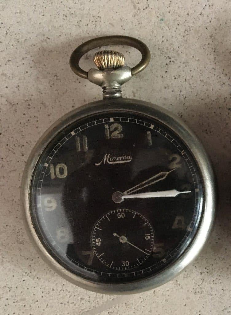 MINERVA militair horloge met zwarte wijzerplaat, Ophalen
