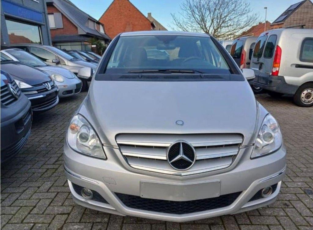 Mercedes-Benz B200 — Diesel automatique Bj 2011 165000 km, Autos, Argent ou Gris, Entreprise, 5 portes, Automatique