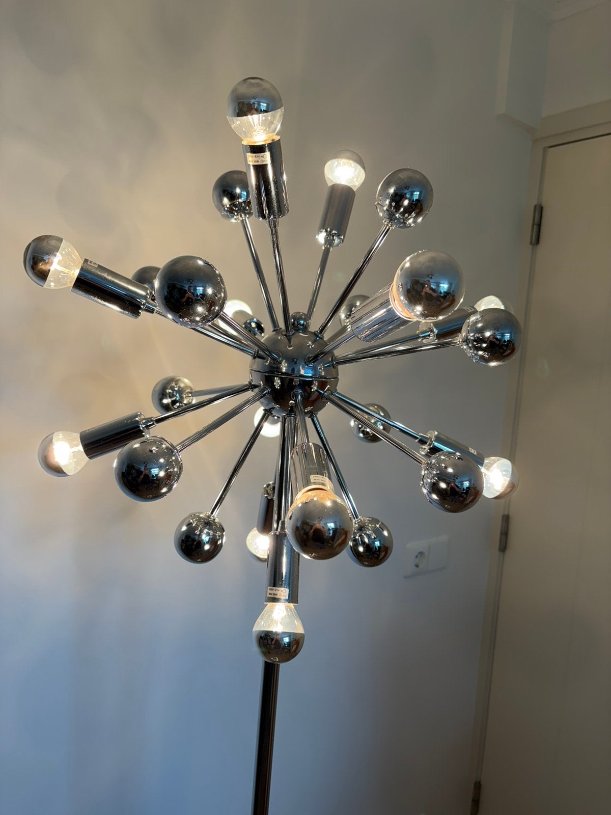 Lampadaire Spoutnik chromé vintage, Vintage, Comme neuf, E14 (petit), 150 à 200 cm