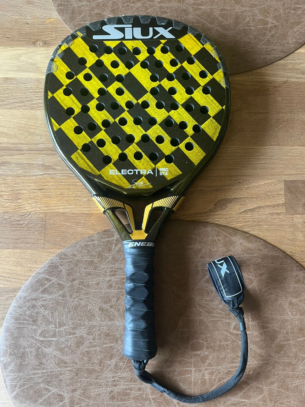 Siux Electra ST4 PRO in nieuwstaat!, Sports & Fitness, Padel, Enlèvement ou Envoi, Comme neuf, Raquette de padel
