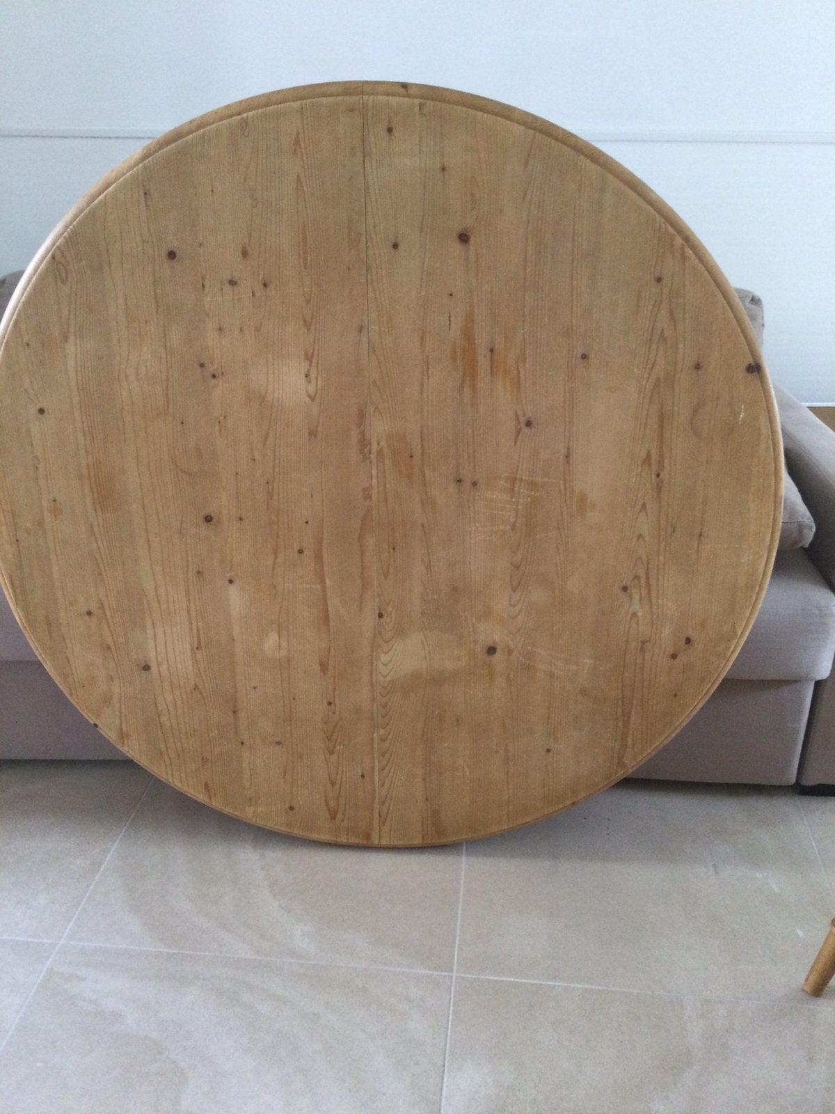 Table ronde en bois de pin couleur blond clair, Utilisé, Bois