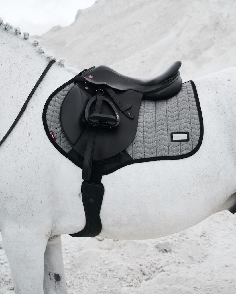 LeMieux Aspen CC Springdekje Herringbone full SALE -38%!!, Dieren en Toebehoren, Full (L), Ophalen of Verzenden, Grijs, Nieuw