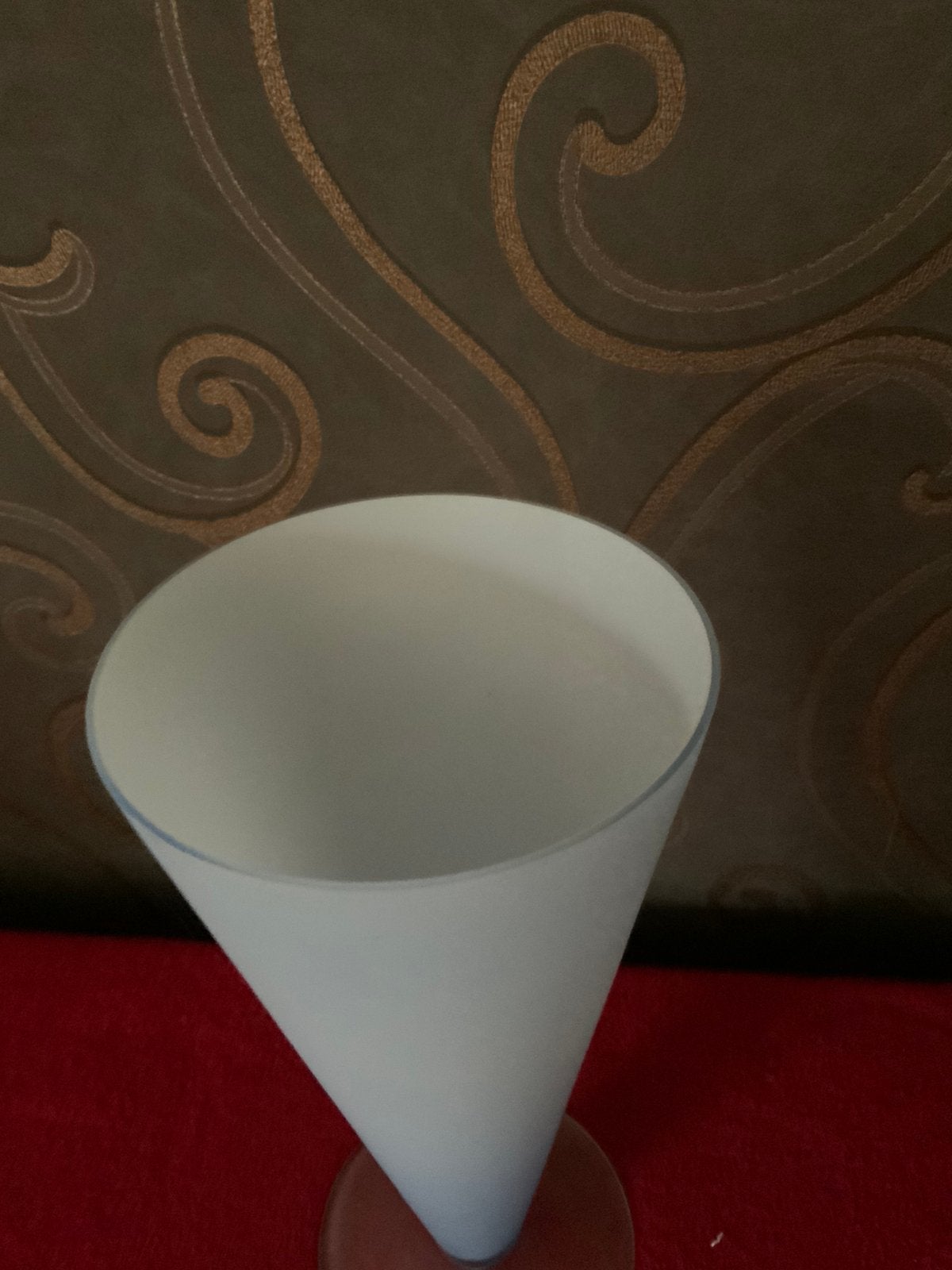 2 matte glazen vazen, lichtblauw en lichtgroen, Huis en Inrichting, Ophalen, Zo goed als nieuw, Glas