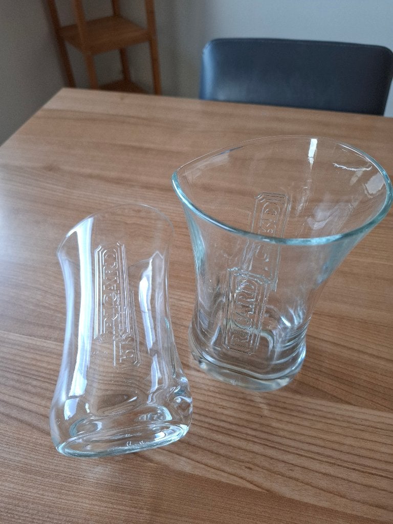 2 ricard kannnen onderaan naam designer, Verzamelen, Ophalen, Gebruikt