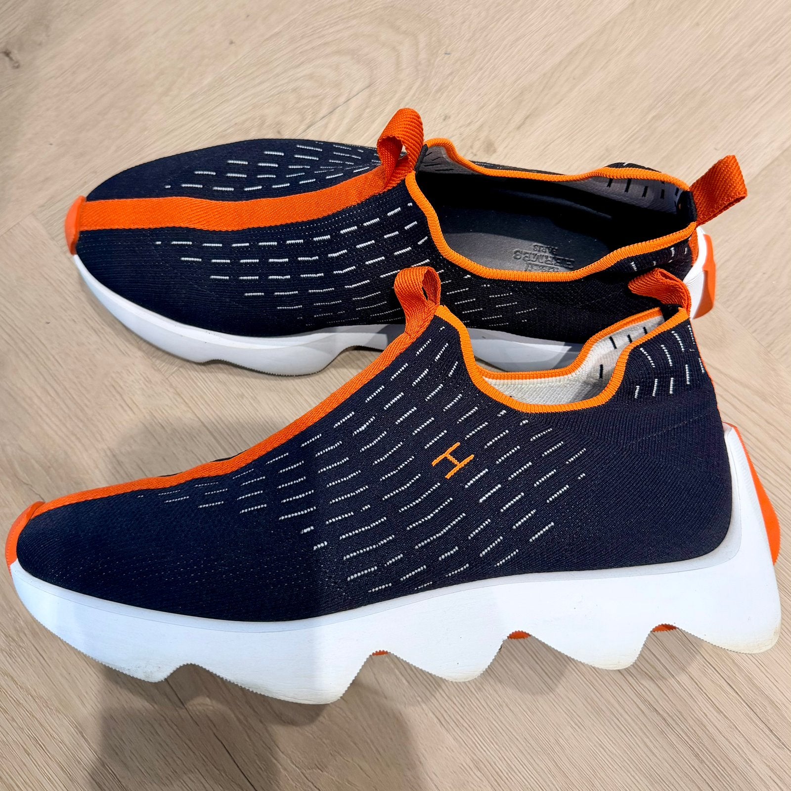 Hermès Éclair sneakers – marine/oranje – 100% origineel, Vêtements | Hommes, Chaussures, Autres couleurs, Comme neuf, Enlèvement