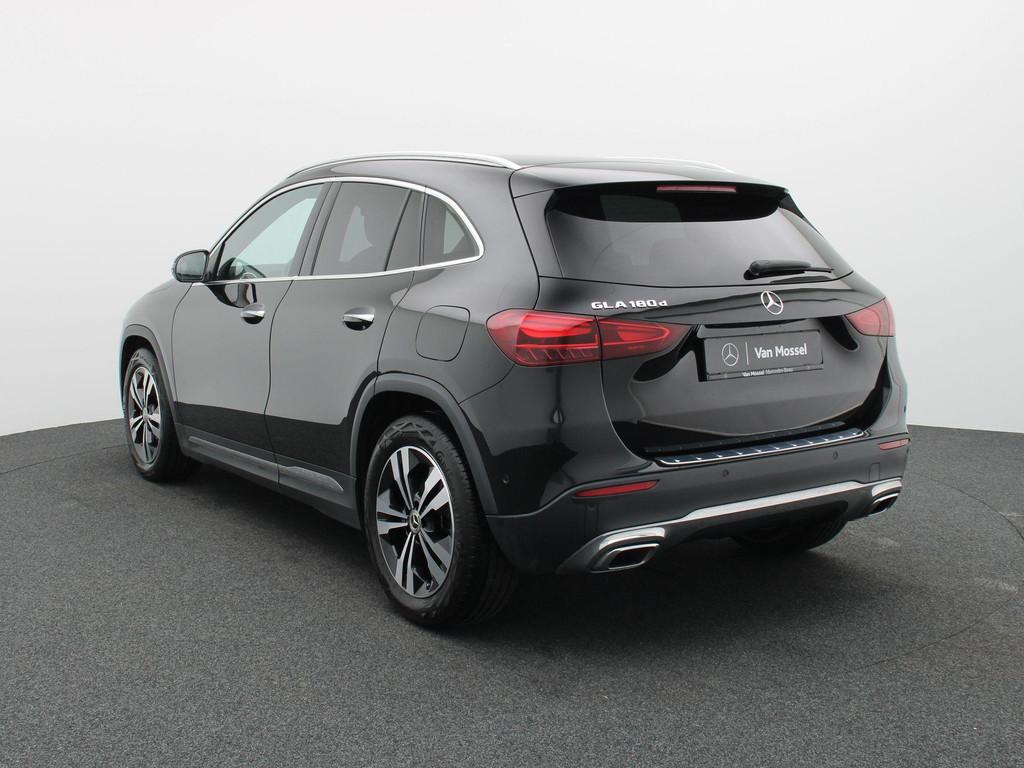 Mercedes-Benz GLA 180 d Luxury Line + LEDER + CARPLAY + LED, Auto's, Gebruikt, 4 cilinders, 116 pk, Zwart