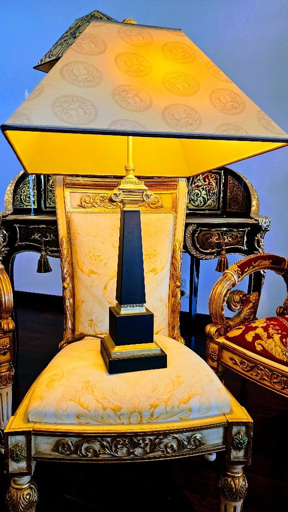 Versace Obelisco 24K Gold Plated Table Lamp - hoogte 73 cm, Antiek en Kunst, Ophalen, Goud, 73 cm, Overige materialen