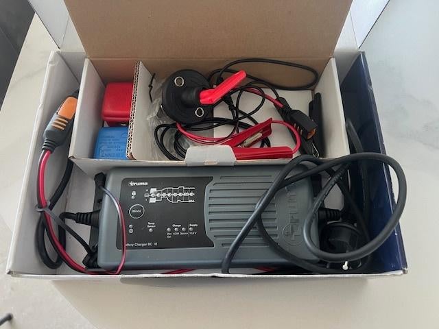 acculader  (gebruikt in caravan )/ motorhome, Ophalen, Gebruikt