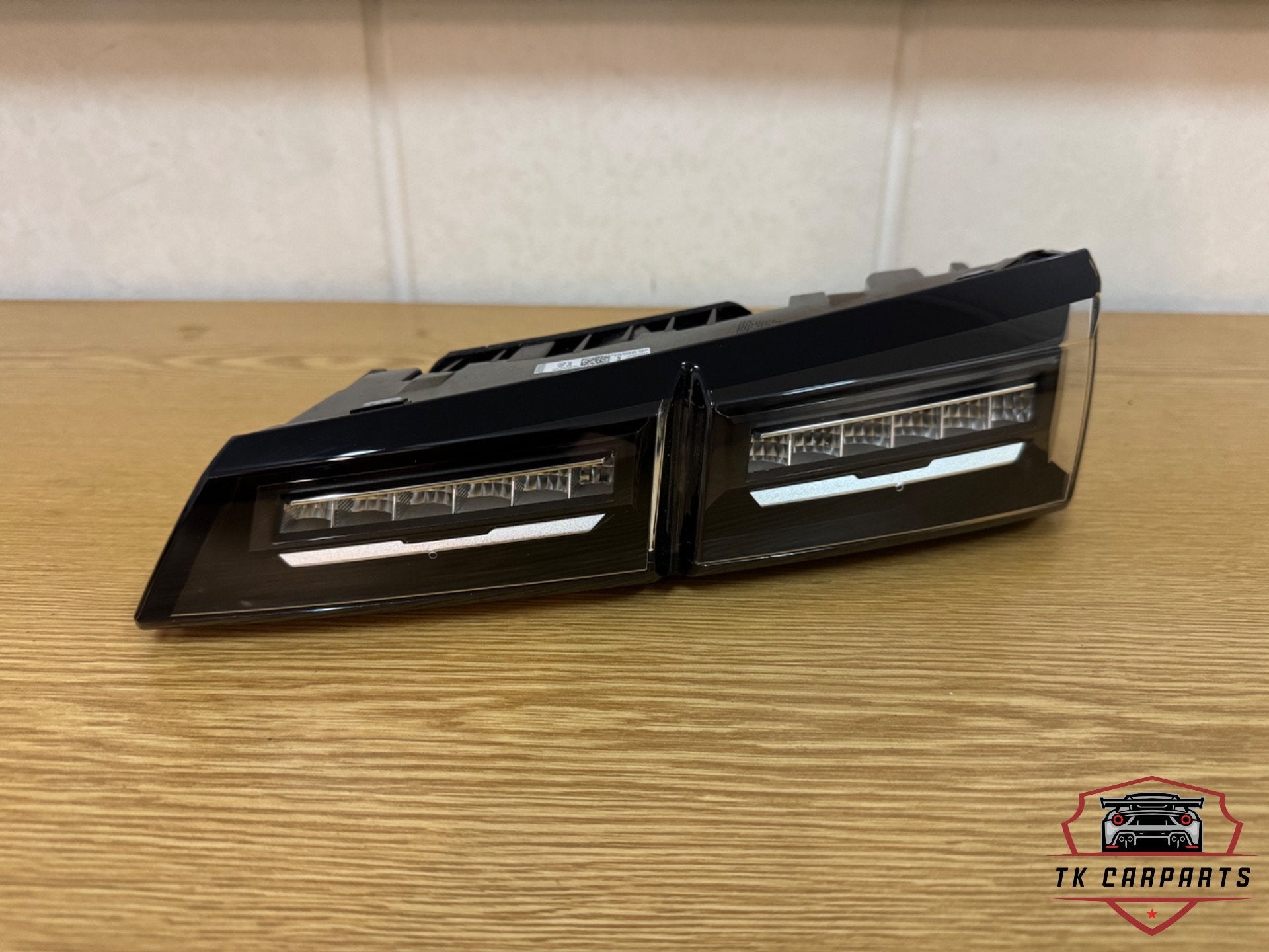 Nieuw peugeot 308 led achterlicht klep 9835300280, Auto-onderdelen, Taurusavenue 1
2132 LS  Hoofddorp, NL, Contact.group@renault.com