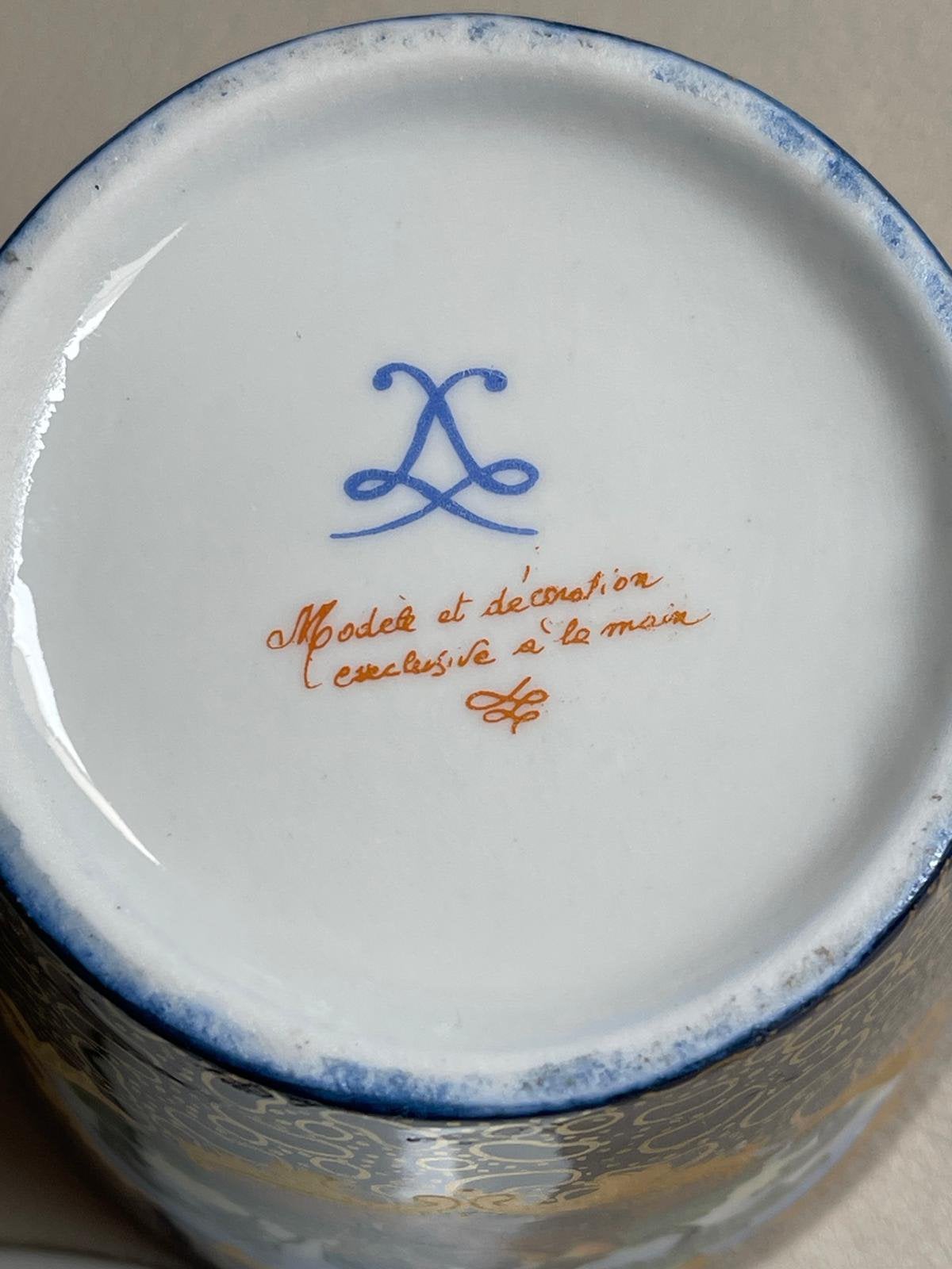 Kopje met schoteltje, Enlèvement