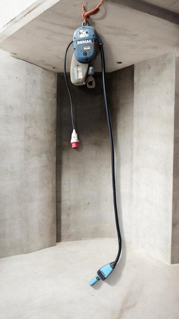 Electrische hijstakel takel lier 220v - 380v DEMAG 125-250Kg, Ophalen, Gebruikt, Elektrisch