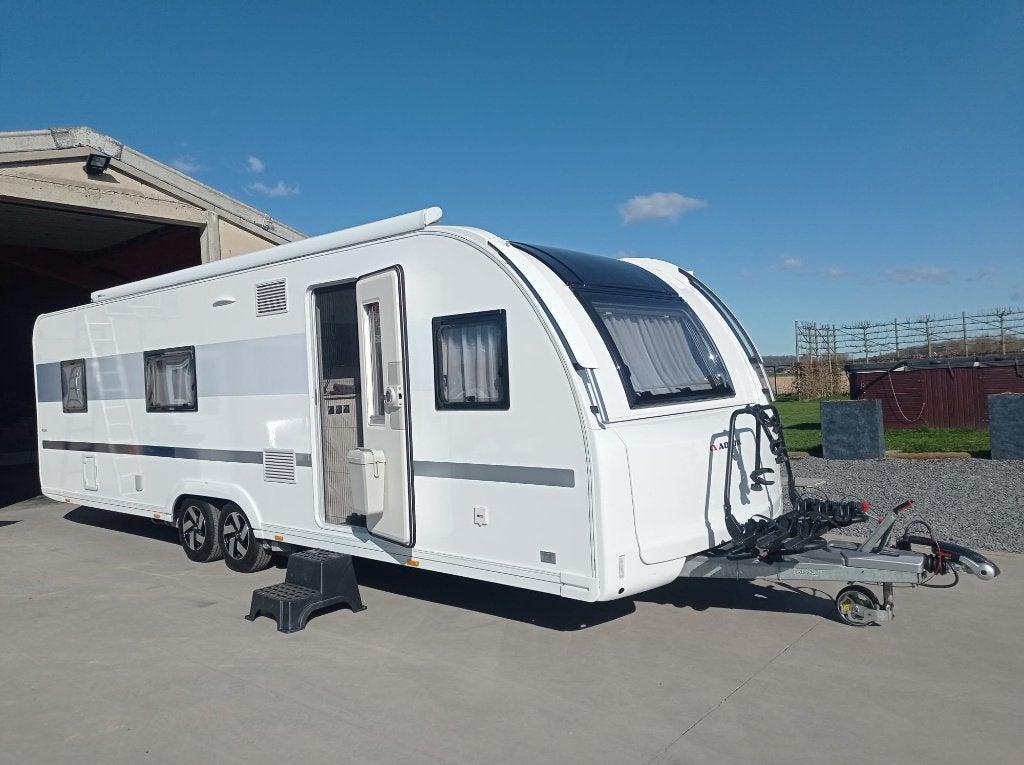 Prachtige caravan Adria Adora 753UK, Frans bed, Rondzit, Particulier, Adria