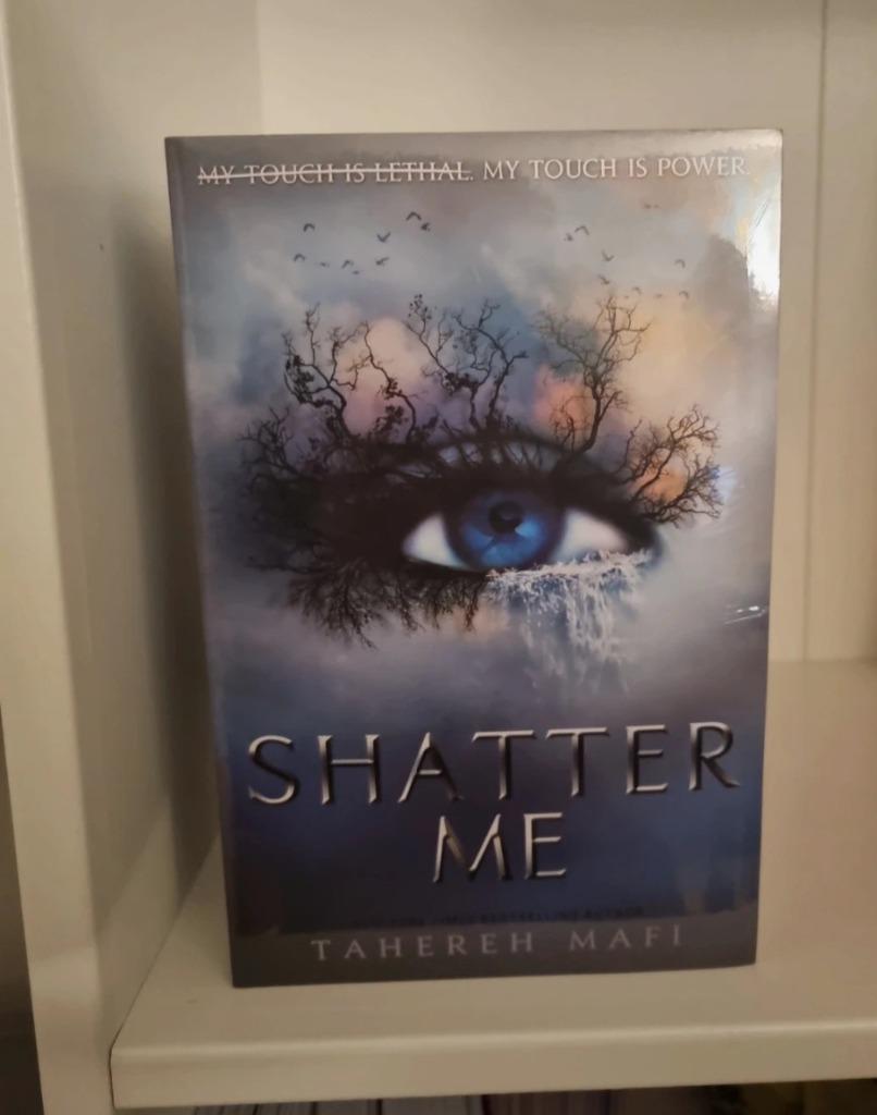 Livre Shatter Me lot de 5 livres, Ophalen, Nieuw