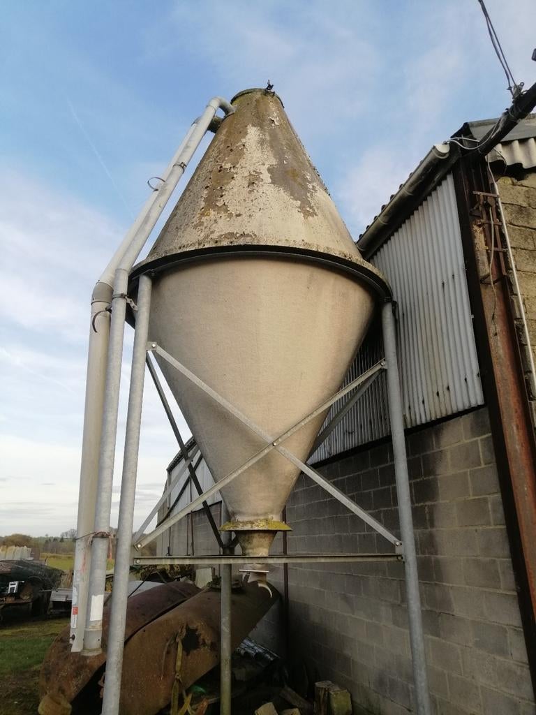 Silo polyester, Enlèvement